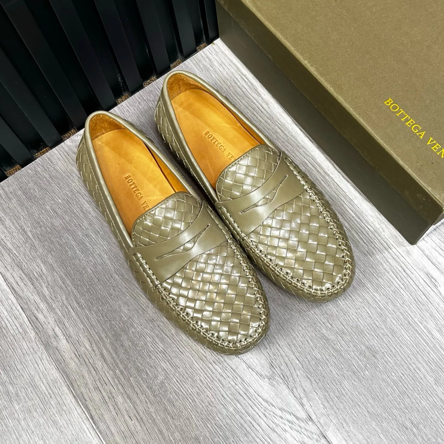 Ex-factory price 500 BV〰️Handmade classic men's leather shoes, Doudou shoes👉👉driving shoes, slip-on shoes, made of imported cowhide woven from Italy, 💕water-dyed cowhide lining, 🔊original outsole, waterproof platform design, comfortable on the feet. A good choice for traveling and driving, two colors available, code number: 38-44, (45 can be customized)